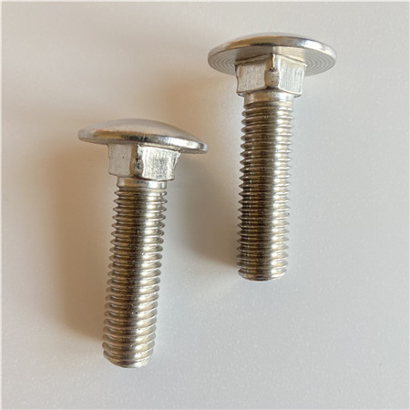 ISO7380 rozsdamentes acél hatszögletű meghajtó gombfejű gombafejű csavar